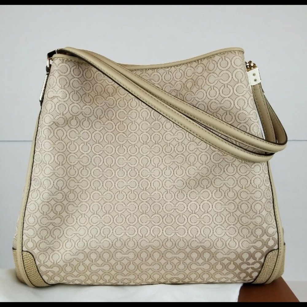 Coach shoulder bag new